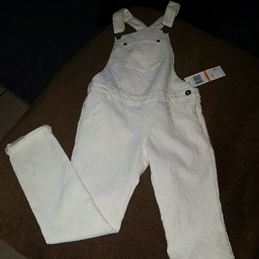 Kids Guess creme overalls.